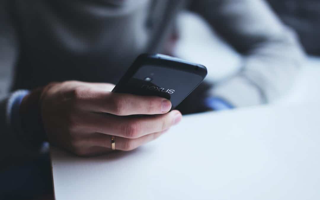 Arnaques par SMS : la menace s’intensifie