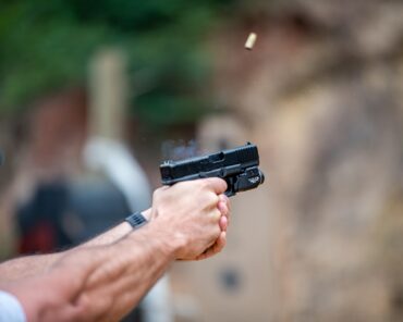 Zoom sur l’agent de protection rapprochée armée (APRA)