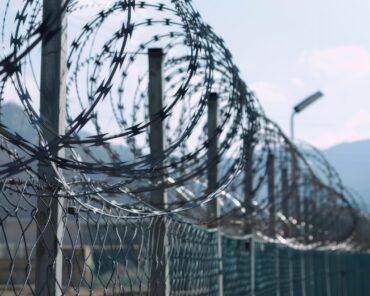 Edito : Les règles encadrant les sorties et permissions de détenus