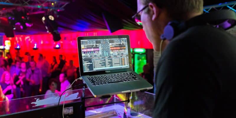 En Guadeloupe, la présence d'agents de sécurité privée est obligatoire (photo Pixabay)