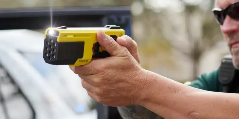 Expérimentation dans la sécurité des transports : des agents de sûreté SNCF et RATP équipés de taser